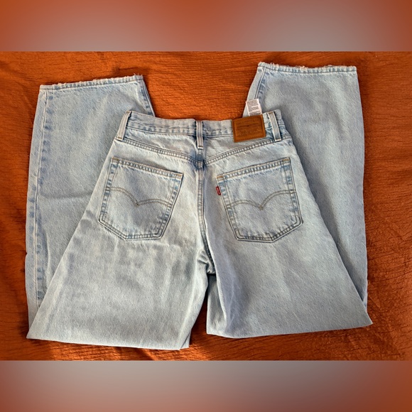 NWOT Women’s 26 barrel Levi's Denim Jeans - Picture 2 of 5